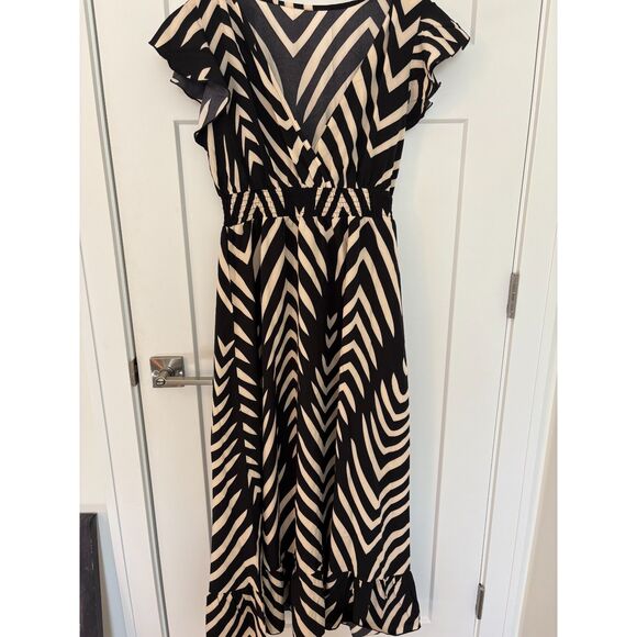Women’s Black & White Wrap Maxi Dress Cap Sleeve Tie Waist Size M New - Picture 3 of 9
